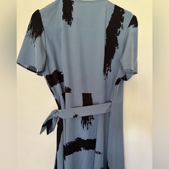 SHEIN Blue and Black Midi Dress - Picture 2 of 10